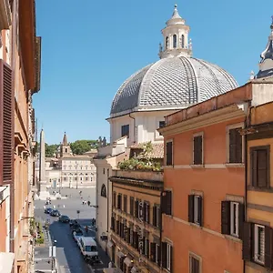 Piazza Del Popolo With View Apartamento